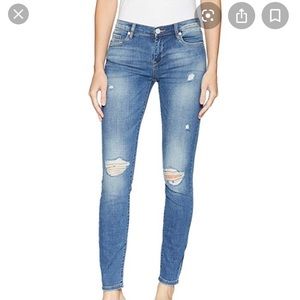 EUC. Blank NYC The Reade. Around Town. 29